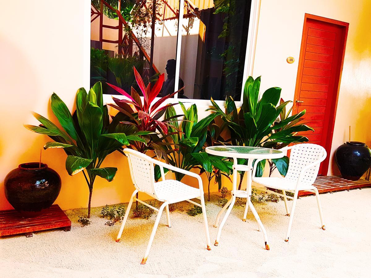 Maafushi Village Exterior foto